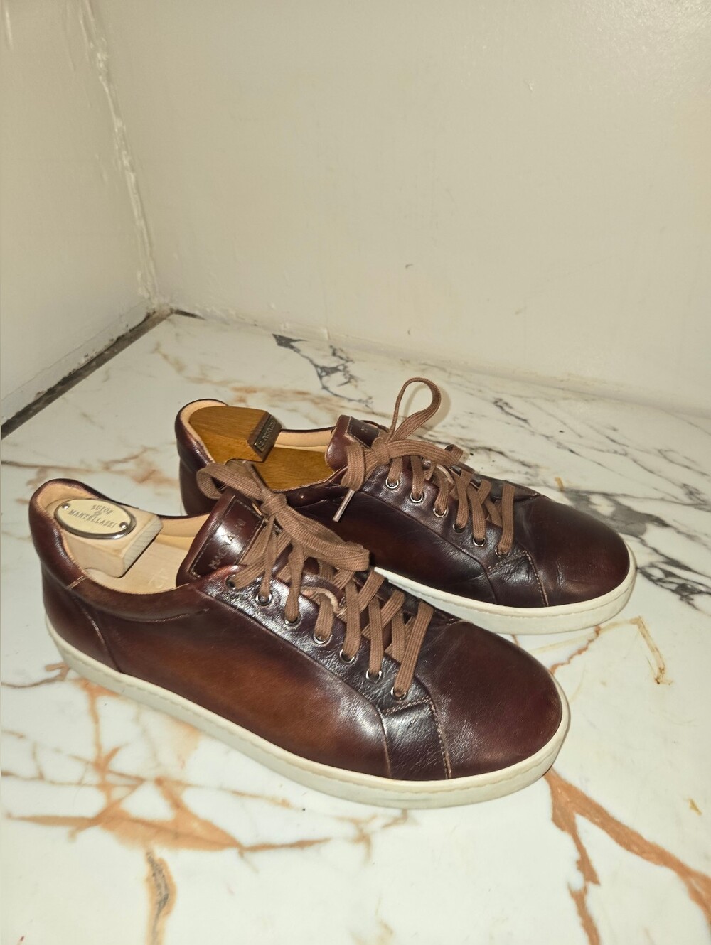 Magnanni Men's  Leather Casual Sneakers Size 10 1/2 M, retails For $475.00